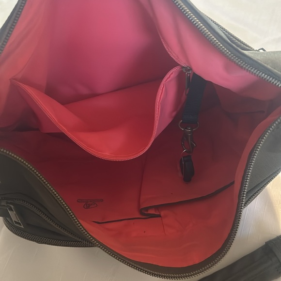 Travelon RFID Anti-theft Purse and Wallet - Picture 13 of 16